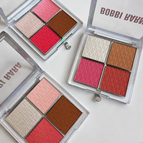 Paletas de blush e iluminador na Vaske